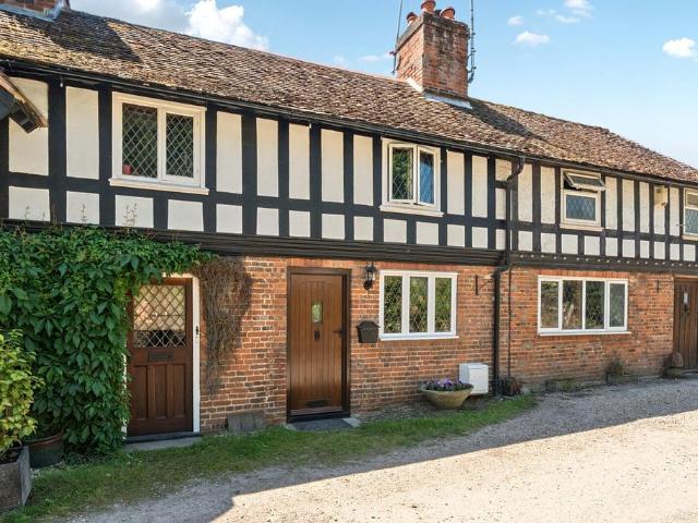 House for sale in Fole, Surrey