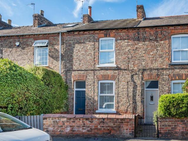 House for sale in Dringhouses, York