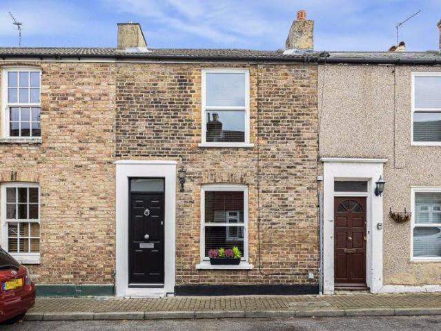 House for sale in Longlands, Greater London