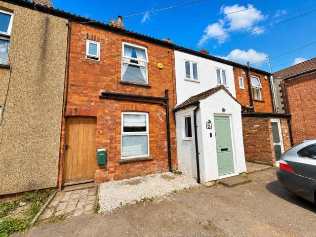 House for sale in Thurloxton, Somerset