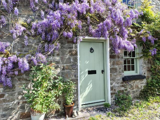 House for sale in Llanfair-ar-y-Bryn, Wales