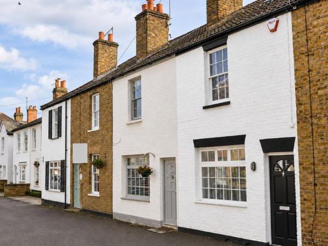 House for sale in Weybridge, Walton-on-Thames