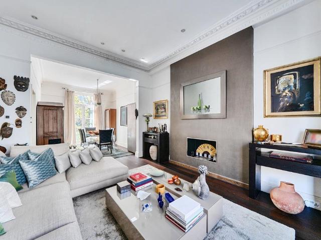 House for sale in Brompton, Greater London