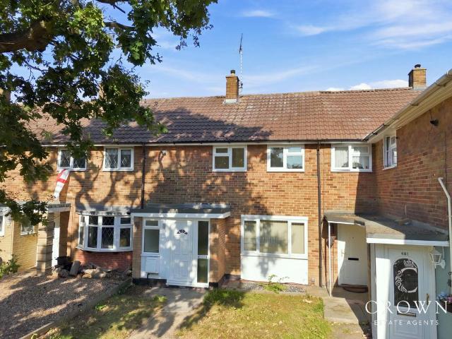 House for sale in Lee Chapel, Essex