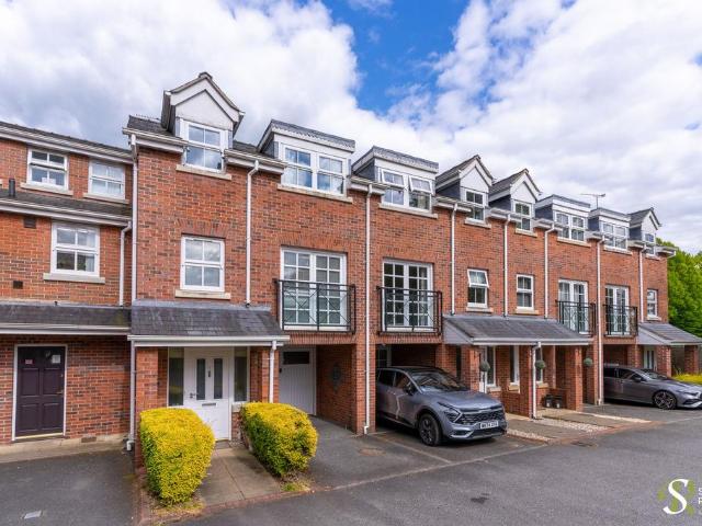 House for sale in Knutsford