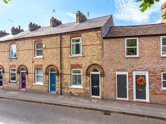 House for sale in High Field, York