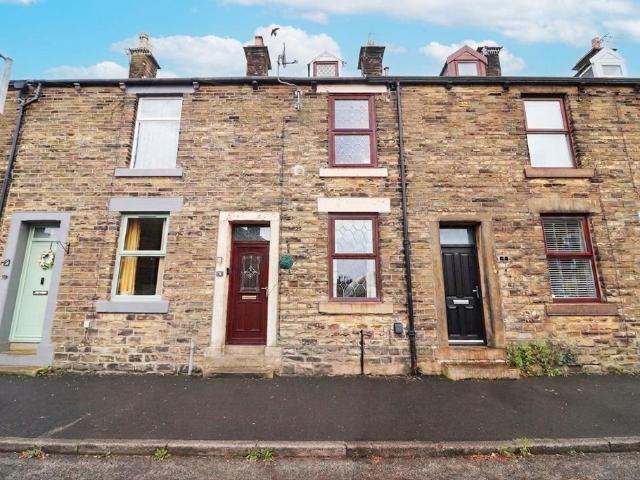 House for sale in Charlesworth, East Midlands