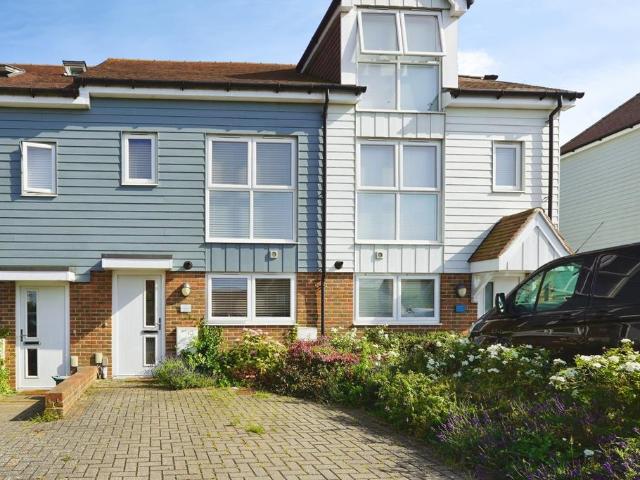 House for sale in Hawkinge, Folkestone