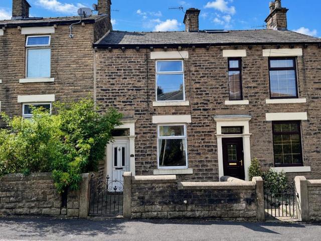 House for sale in Charlesworth, East Midlands