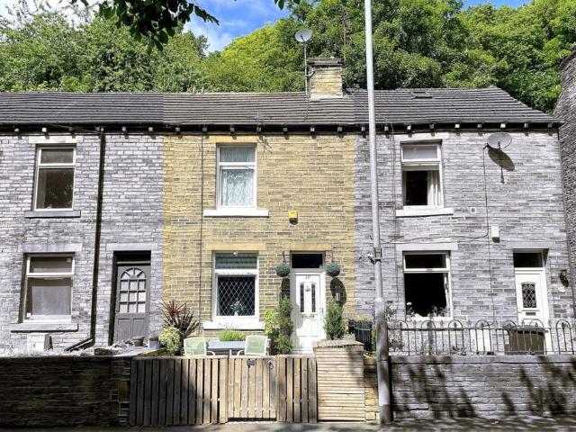 House for sale in Elland, West Yorkshire