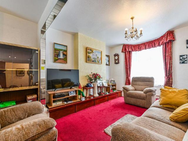 House for sale in Canning Town, Greater London