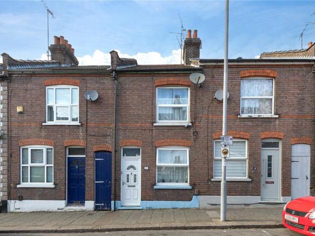 House for sale in Spring Park, Luton