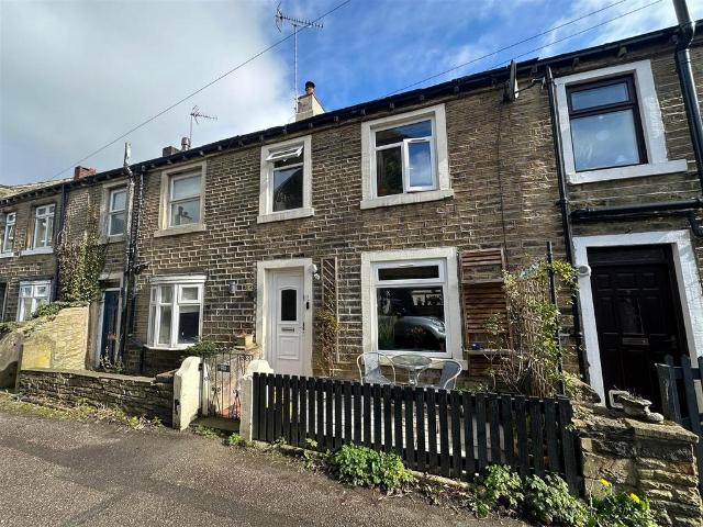 House for sale in Armitage Bridge, West Yorkshire