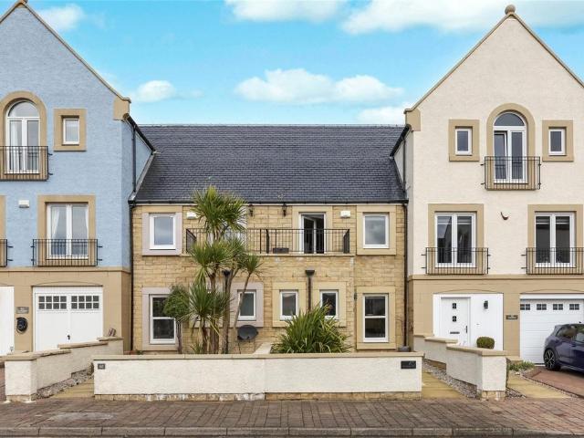 House for sale in Inverkip, Scotland