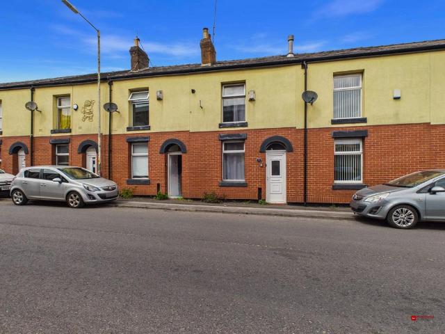 House for sale in Moses Gate, Lee Bank