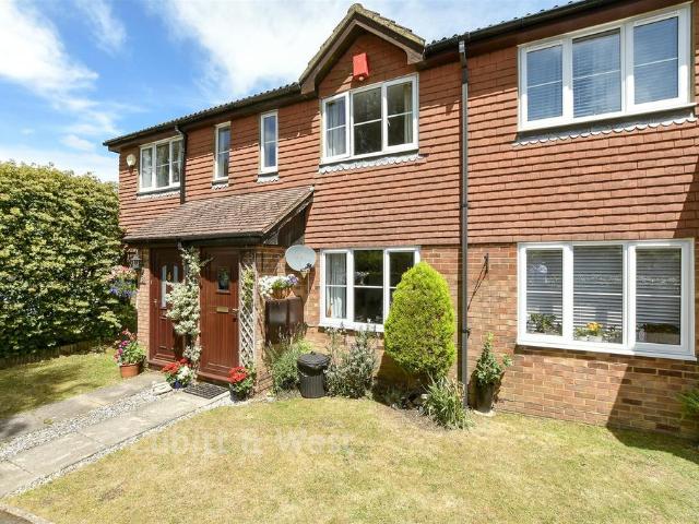 House for sale in Caterham on the Hill, Hillview