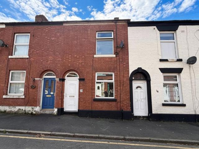House for sale in Cheetham Fold, Greenheys