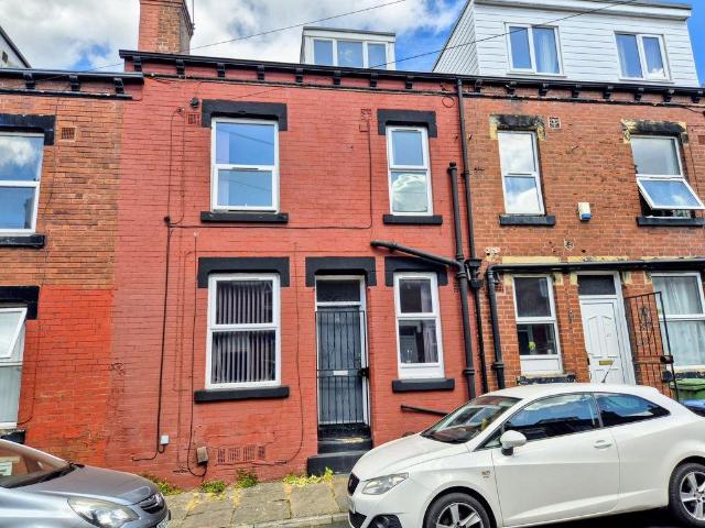 House for sale in Hyde Park, West Yorkshire