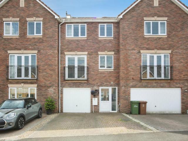 House for sale in Crumlin, Wales