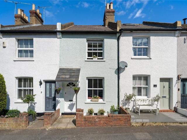House for sale in Lower Green Esher, Blackhills
