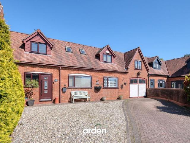 House for sale in Bromsgrove, Worcestershire
