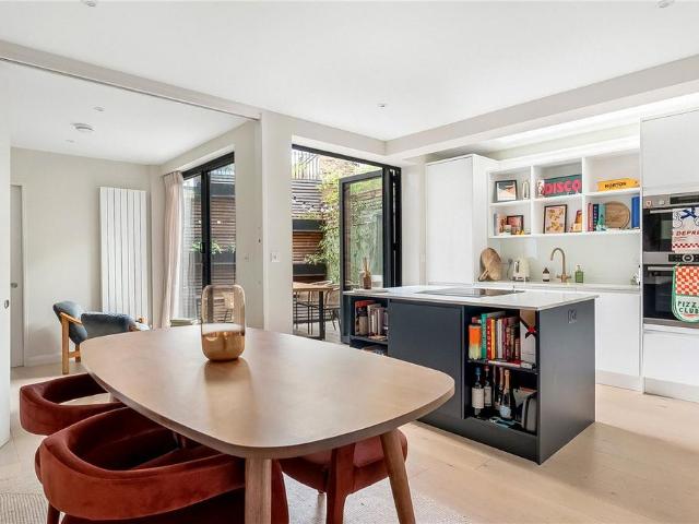 House for sale in Balham, Greater London