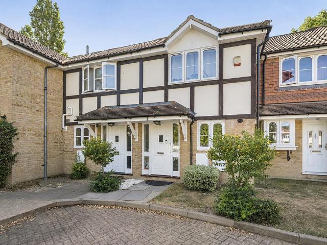 House for sale in Harrow Weald, Greater London