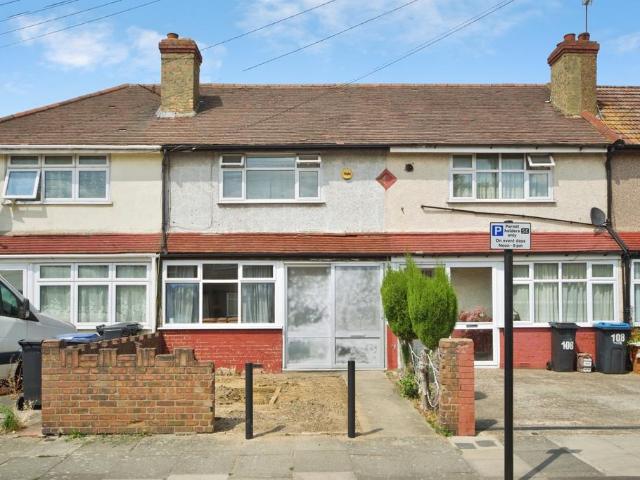 House for sale in Upper Edmonton, Greater London