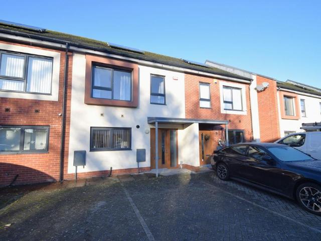 House for sale in Cheadle Hulme, Greater Manchester