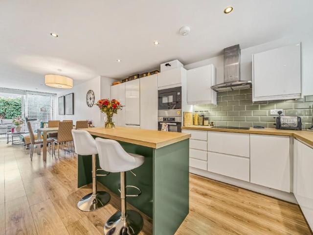 House for sale in Blenheim Gardens Estate, Greater London