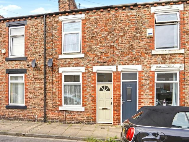 House for sale in High Field, York