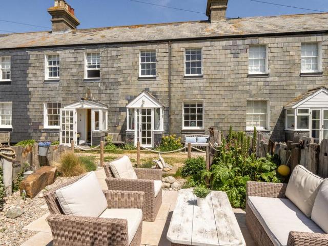 House for sale in Littlecote, West Sussex