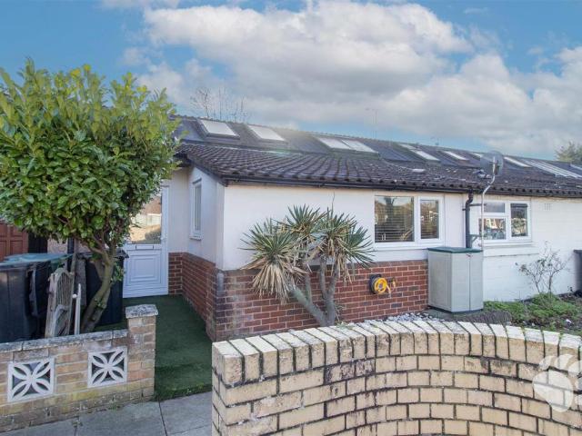 House for sale in Laindon, Essex