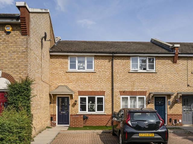 House for sale in South Hackney, Greater London