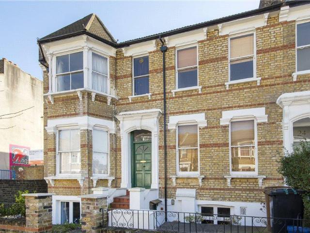 House for sale in Upper Clapton, Greater London