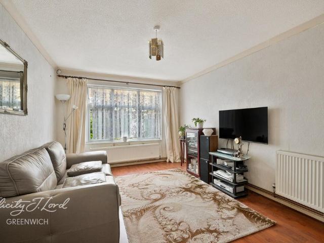 House for sale in London Borough of Lewisham, New Cross