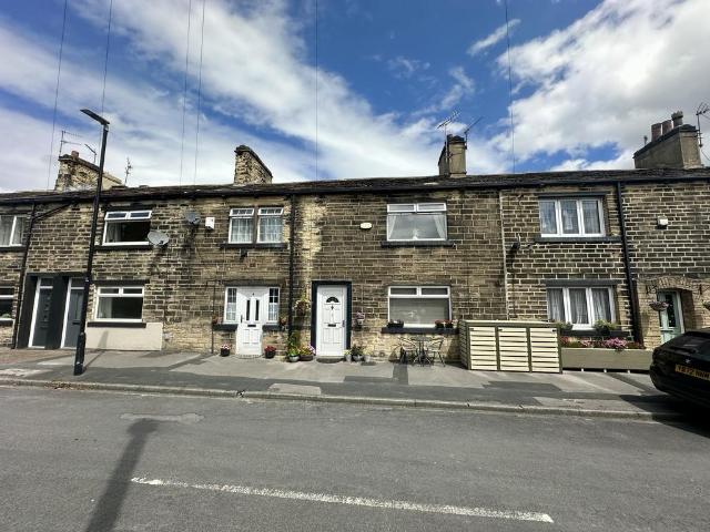 House for sale in Farsley, West Yorkshire