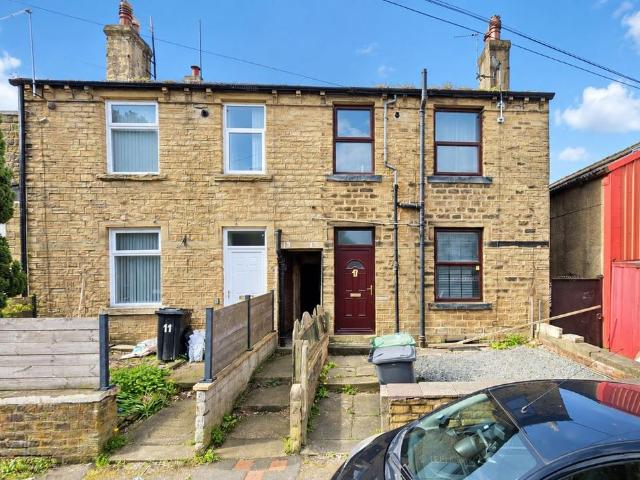 House for sale in Huddersfield, West Yorkshire