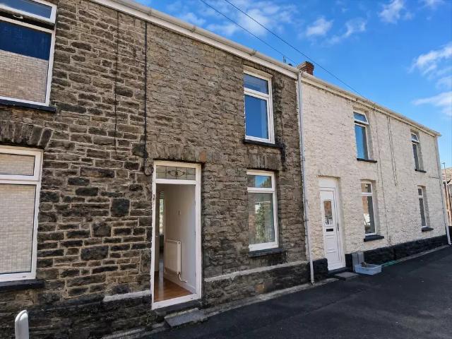 House for sale in Cimla, Neath