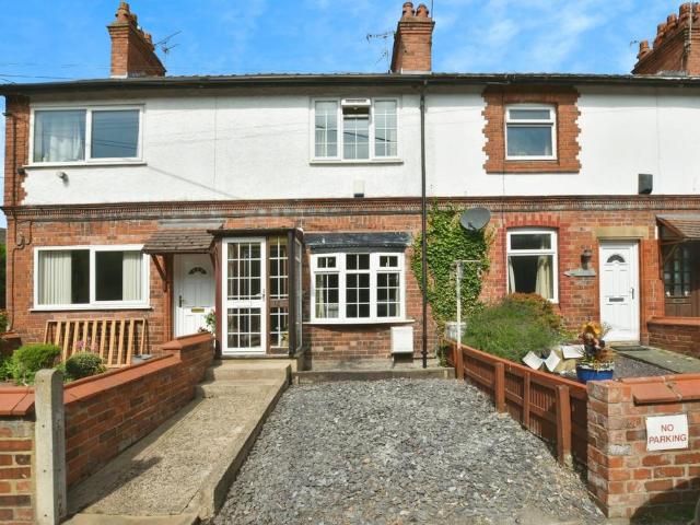 House for sale in Gresford, Pandy