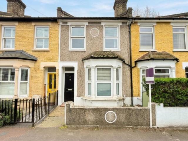 House for sale in East Greenwich, Greater London