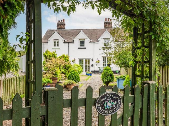 House for sale in Mouldsworth, Cheshire