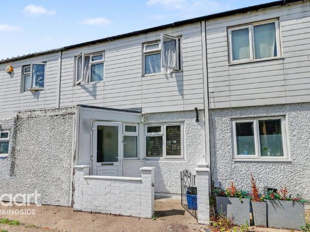 House for sale in Chigwell, Epping
