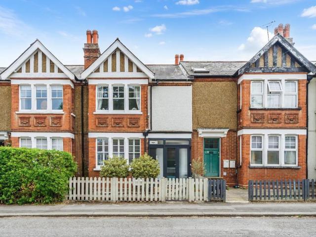 House for sale in Woodcote, Epsom