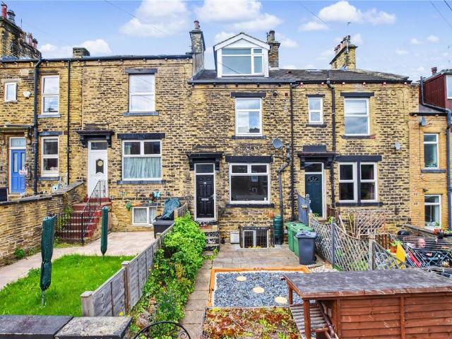 House for sale in Farsley, West Yorkshire
