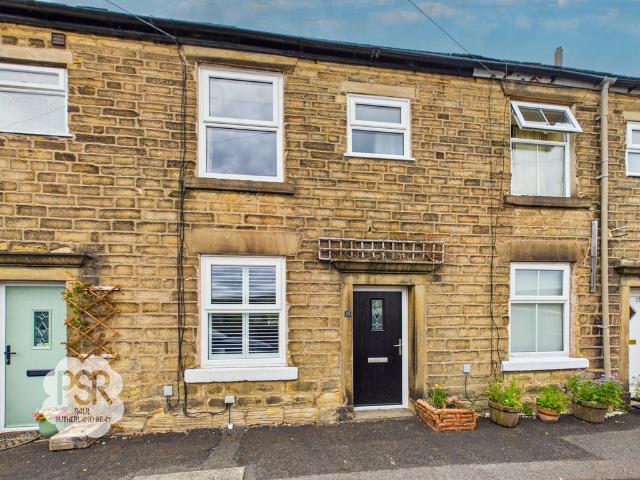 House for sale in Charlesworth, East Midlands