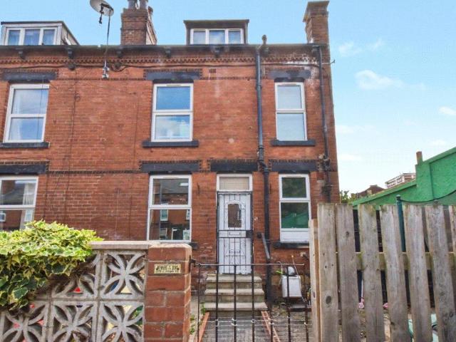 House for sale in Armley, West Yorkshire