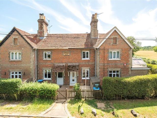 House for sale in Hillview, Surrey