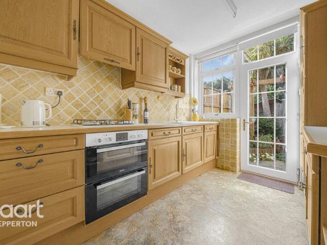 House for sale in Shepperton, Spelthorne
