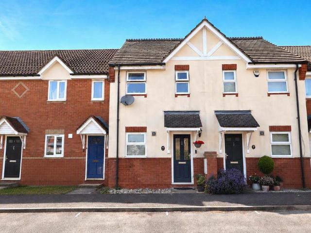 House for sale in Highfield, Pouchen End
